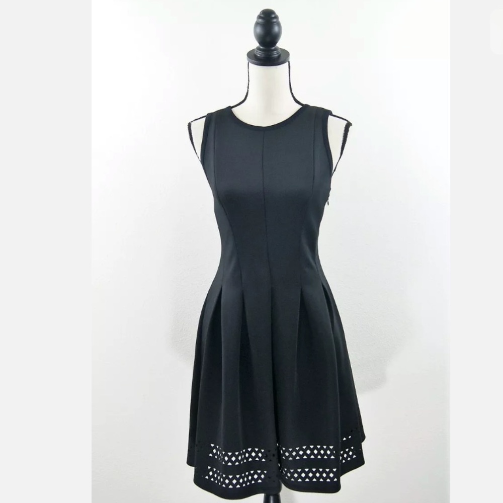 Ann Taylor Scuba Laser Cur Fit and Flare Dress 6